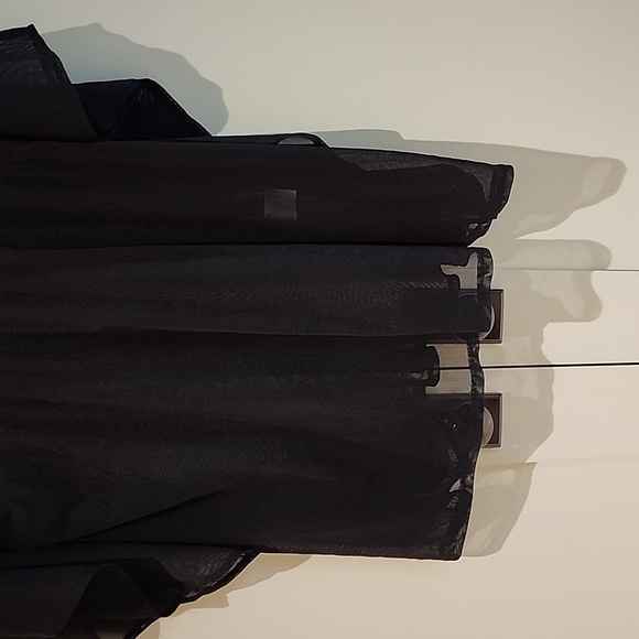 Cover up - Picture 4 of 5